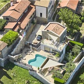 4 Bedroom Luxury Villa Retreat with Heated Infinity Pool near Buje, Sleeps 8-10